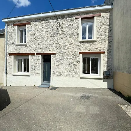 Maison Auverné Hébergement de vacances